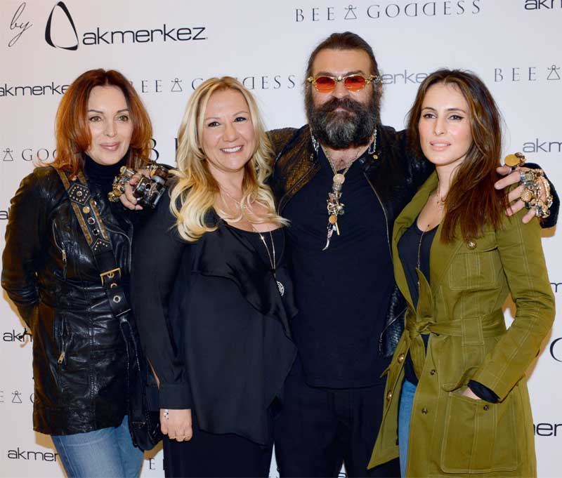 Yeni koleksiyonu görücüye çıktı