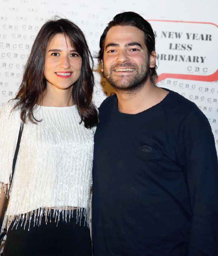 Ünlü isimler göz temalı partide bir araya geldi