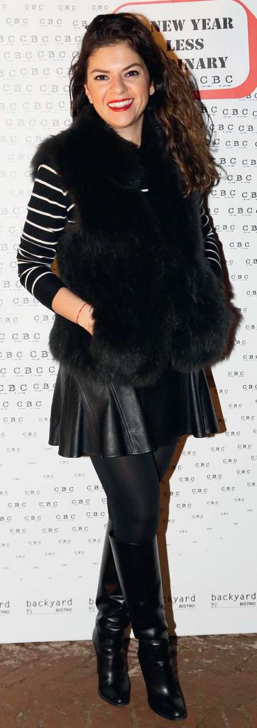 Ünlü isimler göz temalı partide bir araya geldi