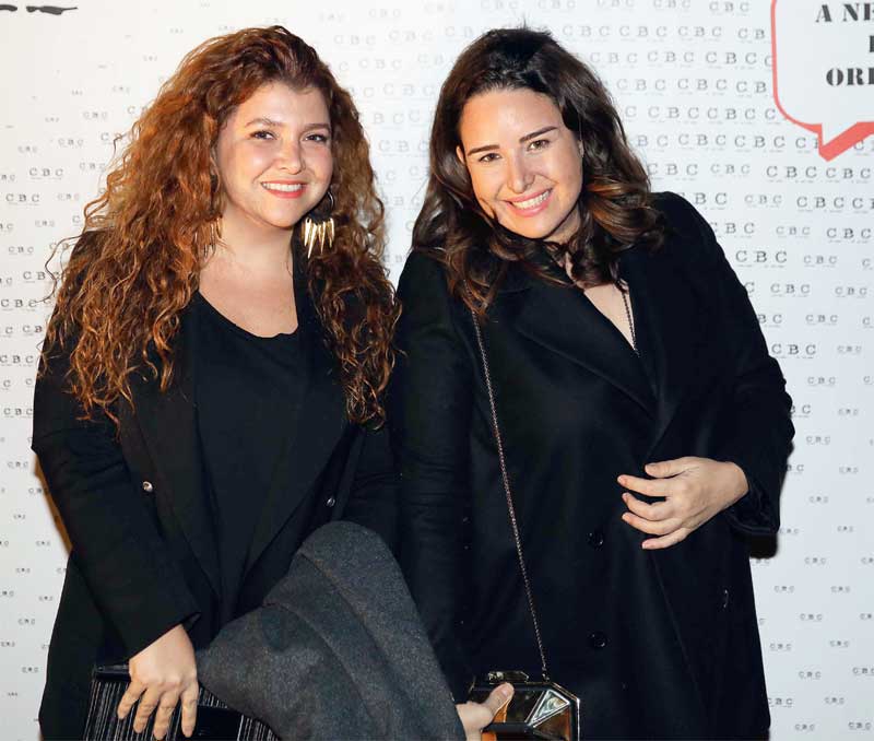 Ünlü isimler göz temalı partide bir araya geldi