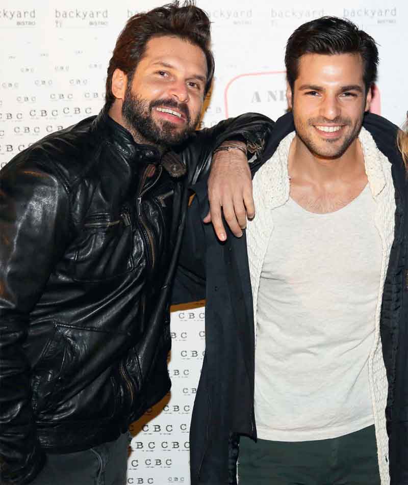 Ünlü isimler göz temalı partide bir araya geldi