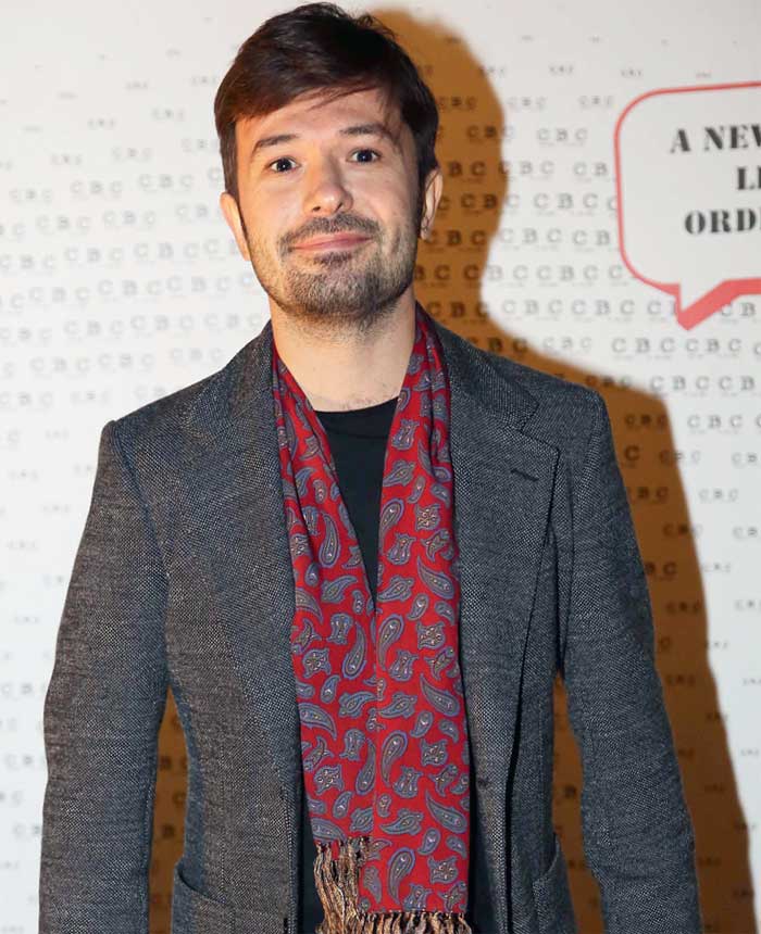 Ünlü isimler göz temalı partide bir araya geldi