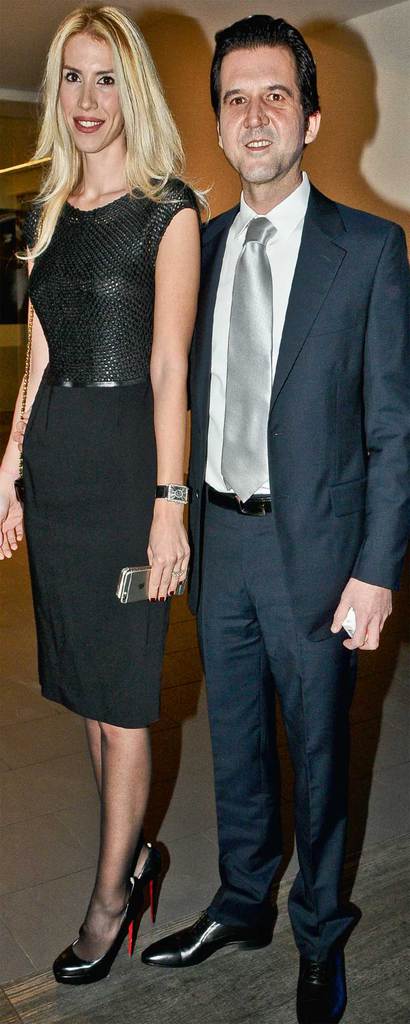 Hazır giyim koleksiyonunu tanıttı