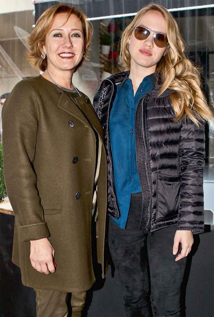 Renkli lensler için renkli bir davet