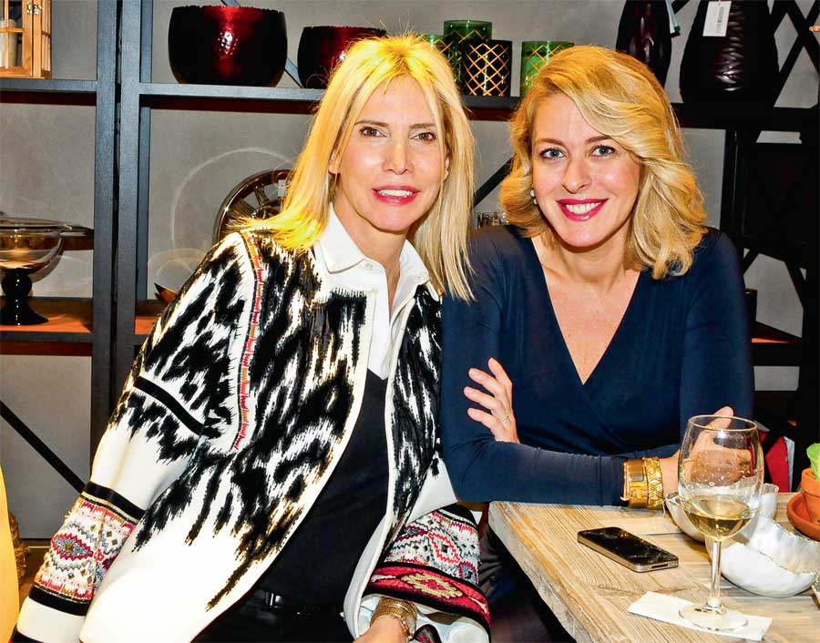 ‘6. Cadde’sinde yeni yıl daveti düzenledi