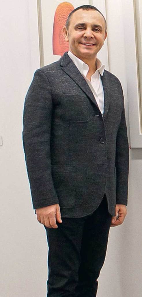 Usta sanatçı yeni bir sergi açtı