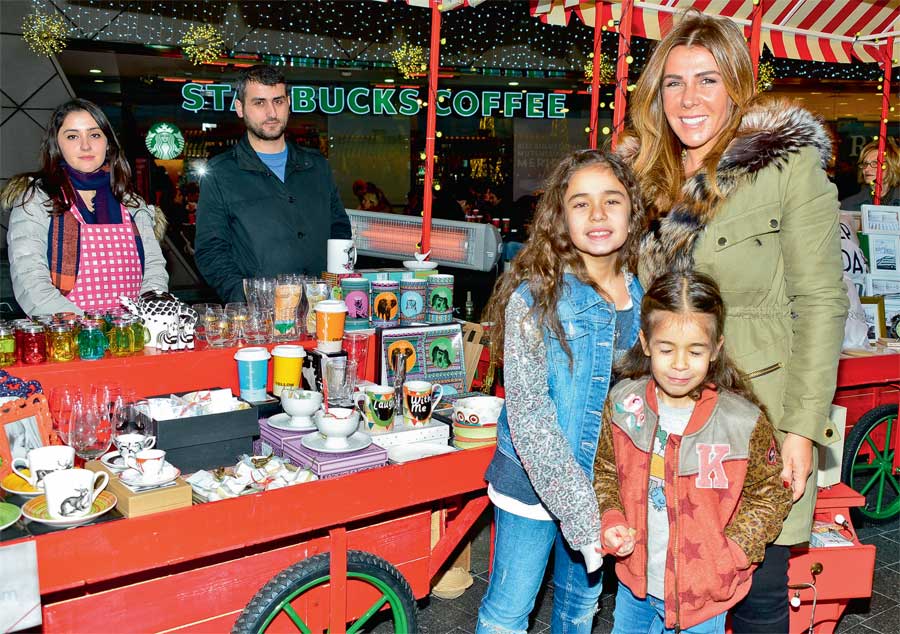 Hediye pazarında alışveriş yaptılar