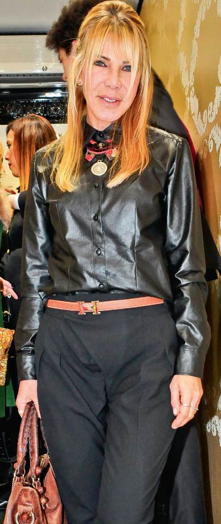 Mağazasında yılbaşı partisi düzenledi