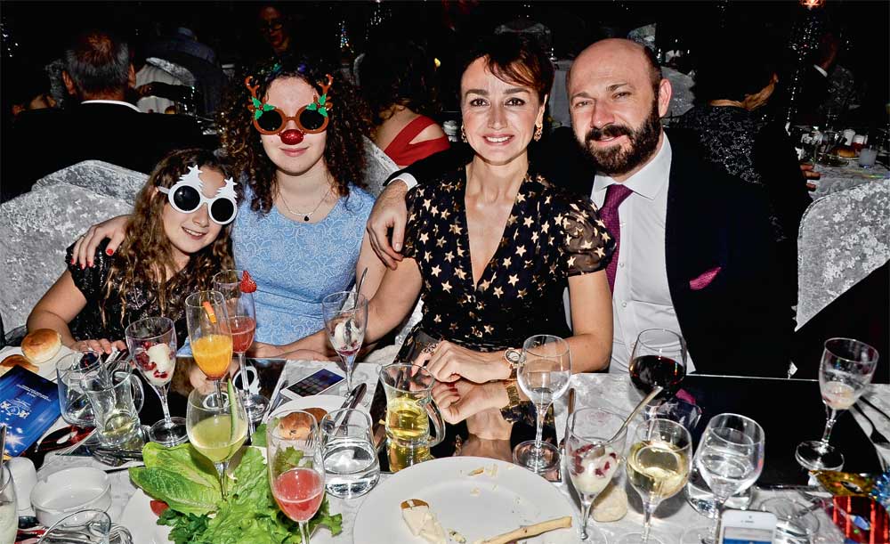 Kartalkaya’da renkli yılbaşı partisi