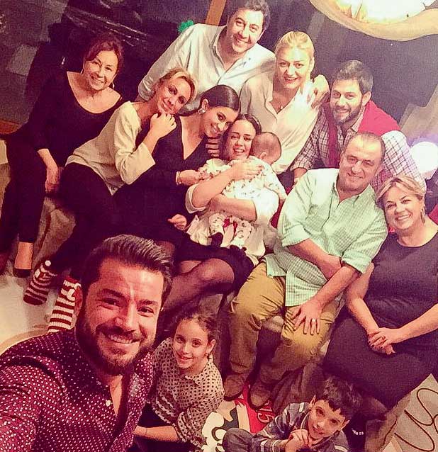 Yılbaşı coşkusunu sosyal medyadan paylaştılar