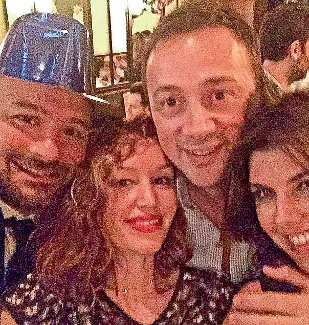 Yılbaşı coşkusunu sosyal medyadan paylaştılar