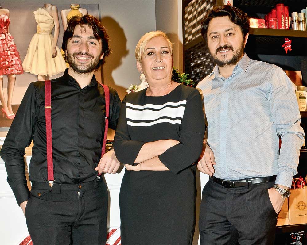 Yeni yıl temalı açılış partisi