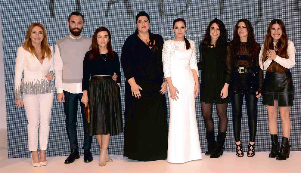 Moda ve siyaseti buluşturan defile