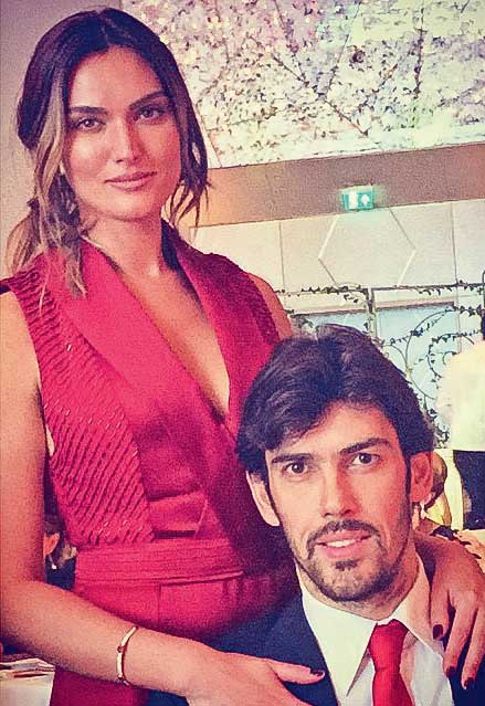 Yılbaşı coşkusunu sosyal medyadan paylaştılar