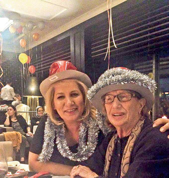 Yılbaşı coşkusunu sosyal medyadan paylaştılar