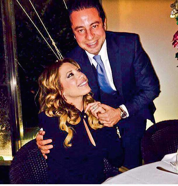 Yılbaşı coşkusunu sosyal medyadan paylaştılar