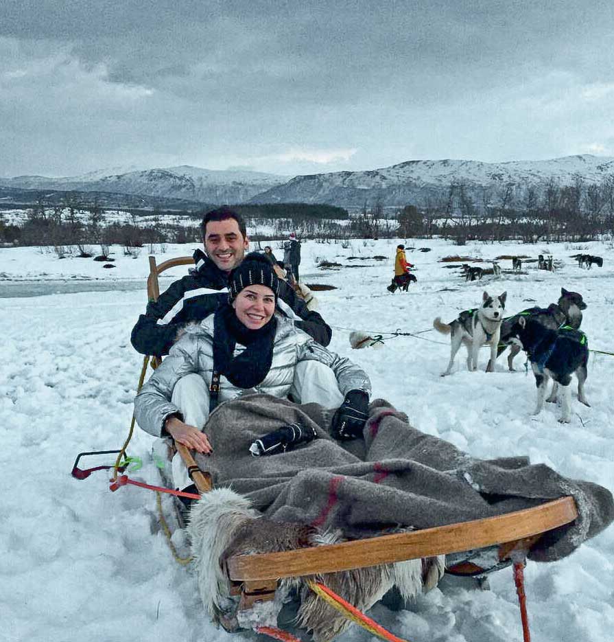 Yılbaşı coşkusunu sosyal medyadan paylaştılar