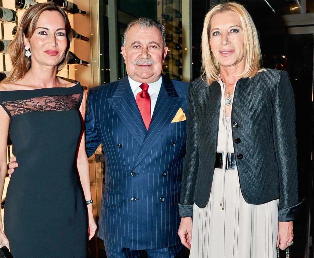 Izaka’ya görkemli açılış daveti