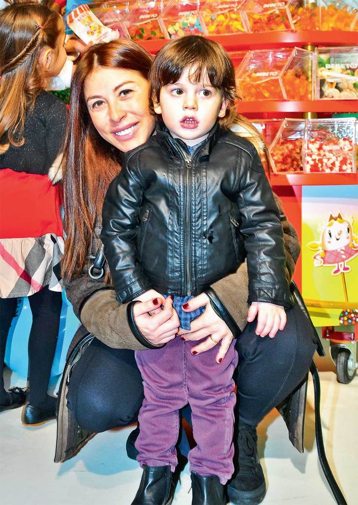 Ünlü anneler ve çocukları şeker kırdı!