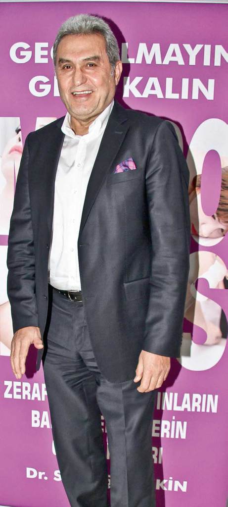 Bir davette iki kutlama birden yapıldı