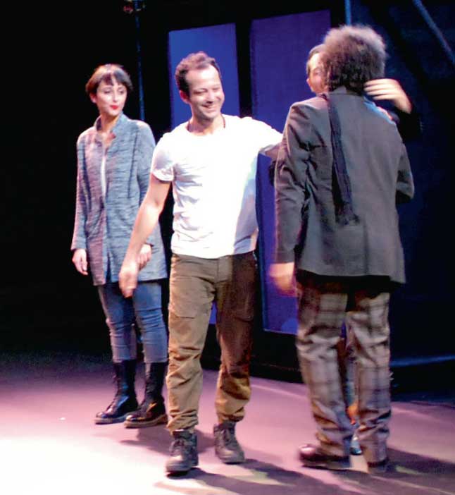 Alkışları topladı