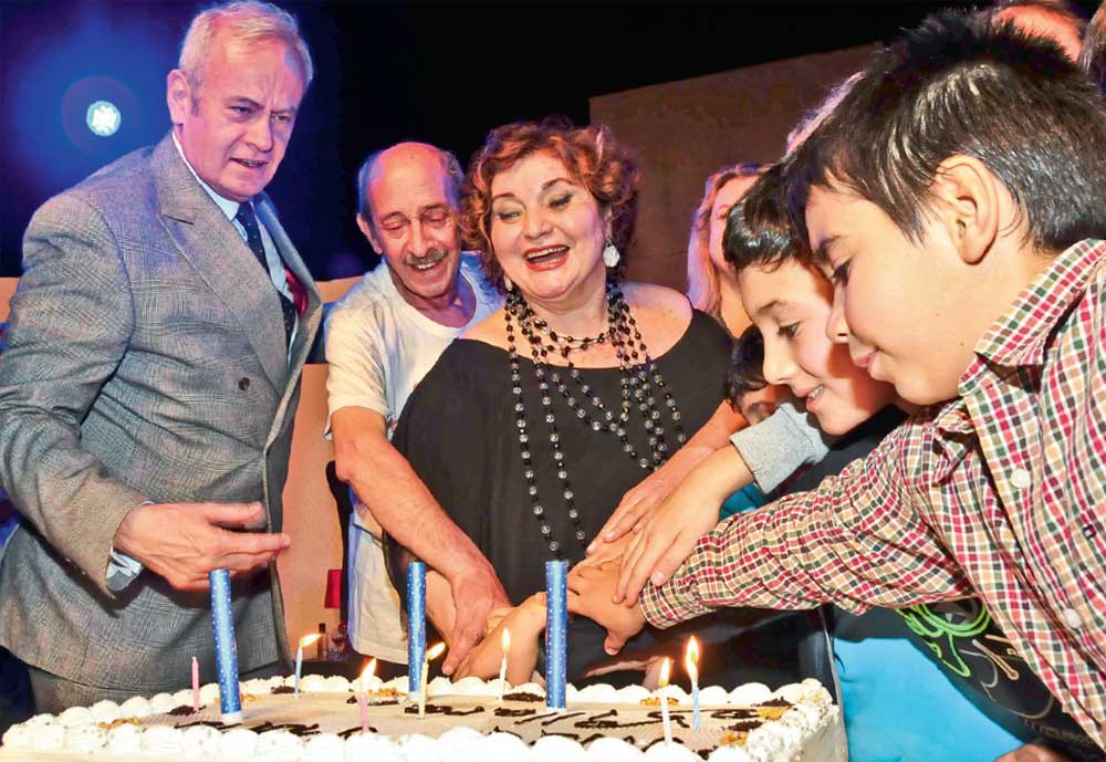 Sahnede dört özel kutlama bir arada