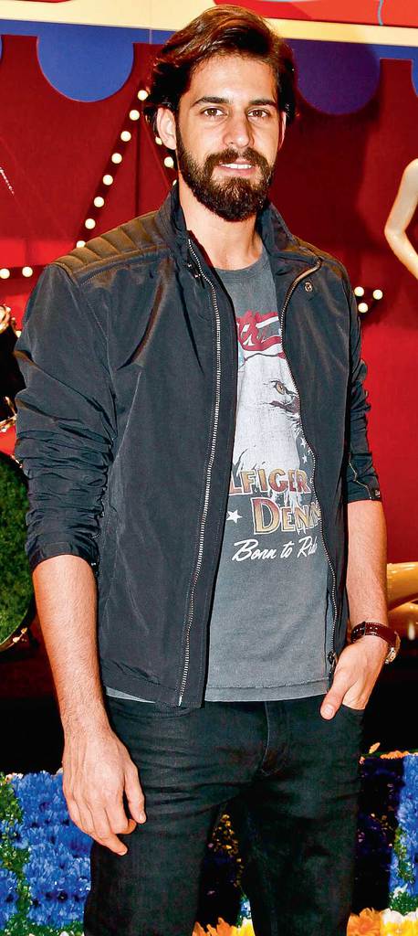 Yeni koleksiyonunu tanıttı