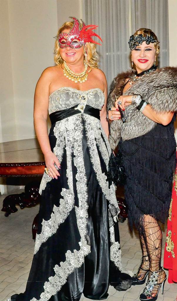 Venedik Karnavalı temalı veda daveti