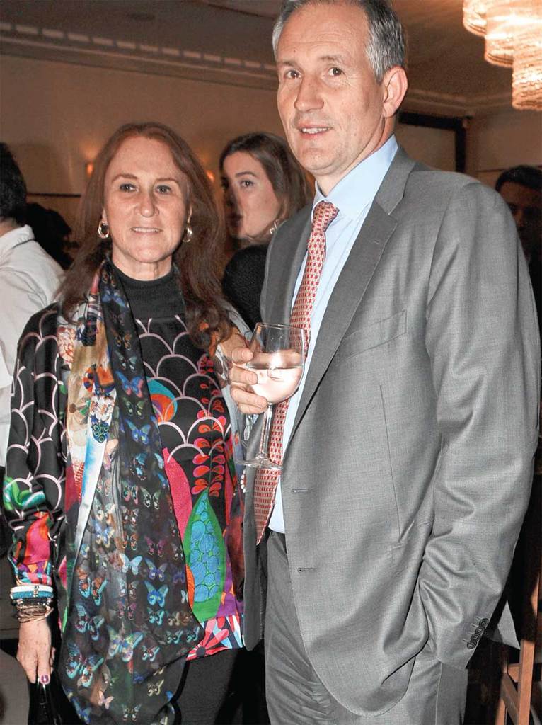 10. yılını iki sergiyle kutluyor