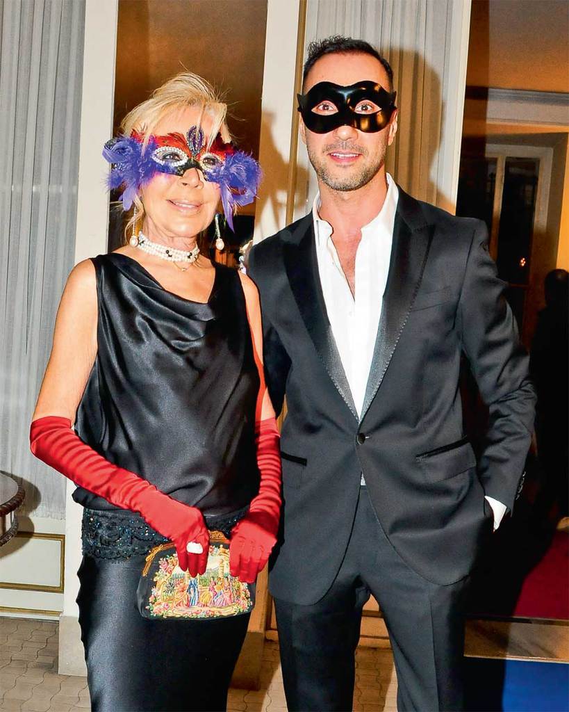 Venedik Karnavalı temalı veda daveti