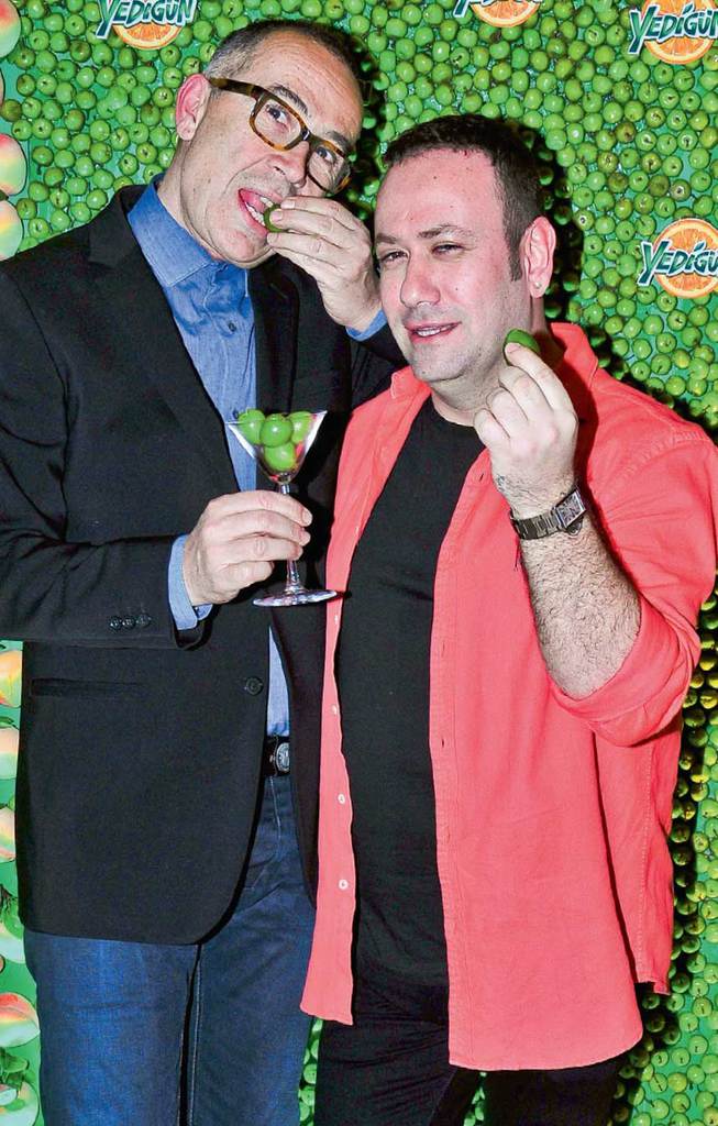 Fenomen modacıyla yeni reklamını kutladı