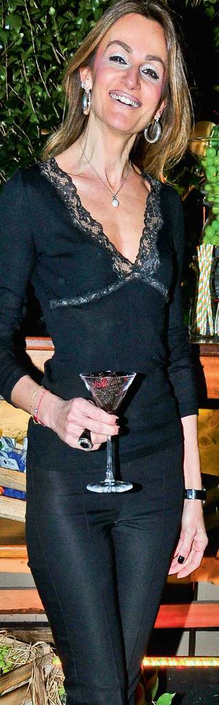 Fenomen modacıyla yeni reklamını kutladı