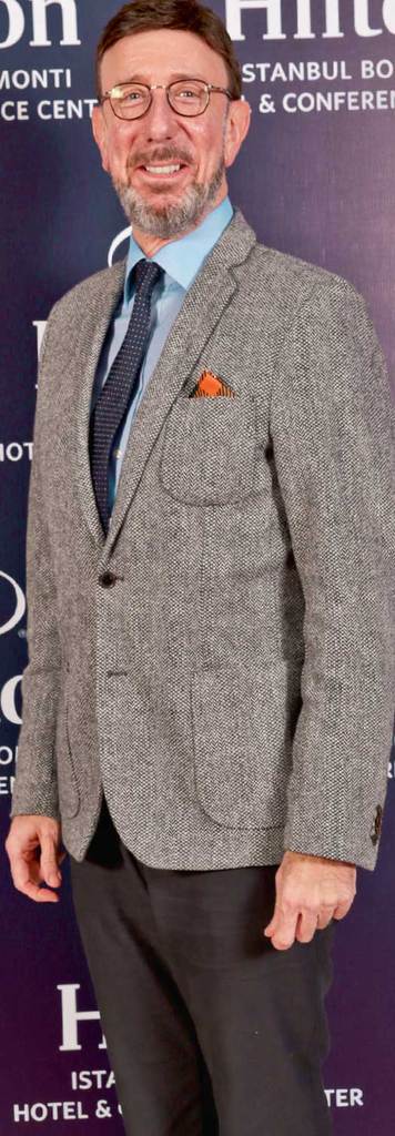 Birinci yıla görkemli kutlama