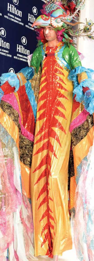 Birinci yıla görkemli kutlama