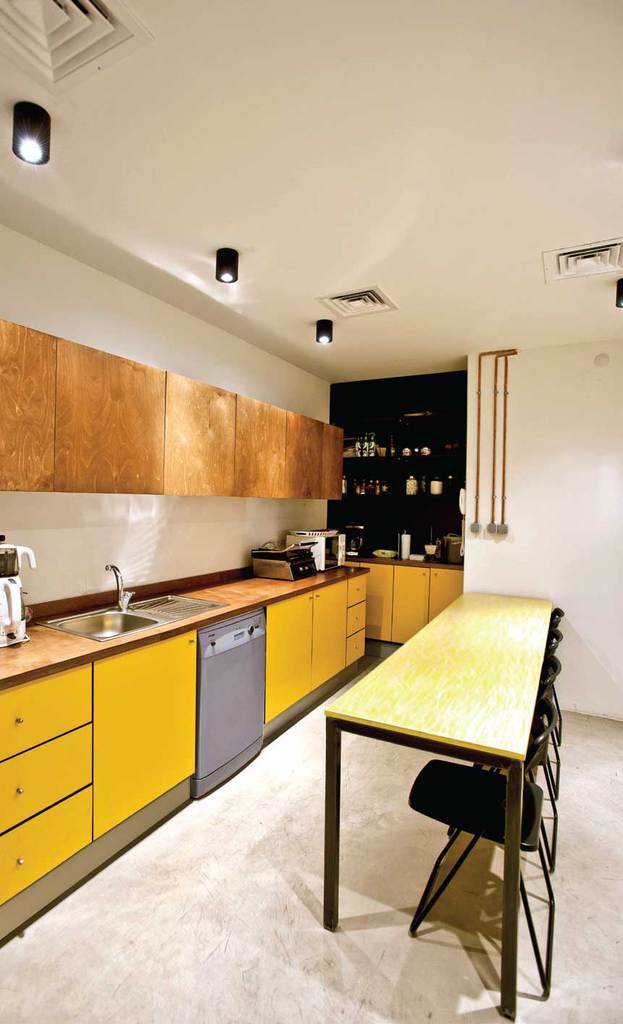 Bu ofislerde fazla mesai garanti!