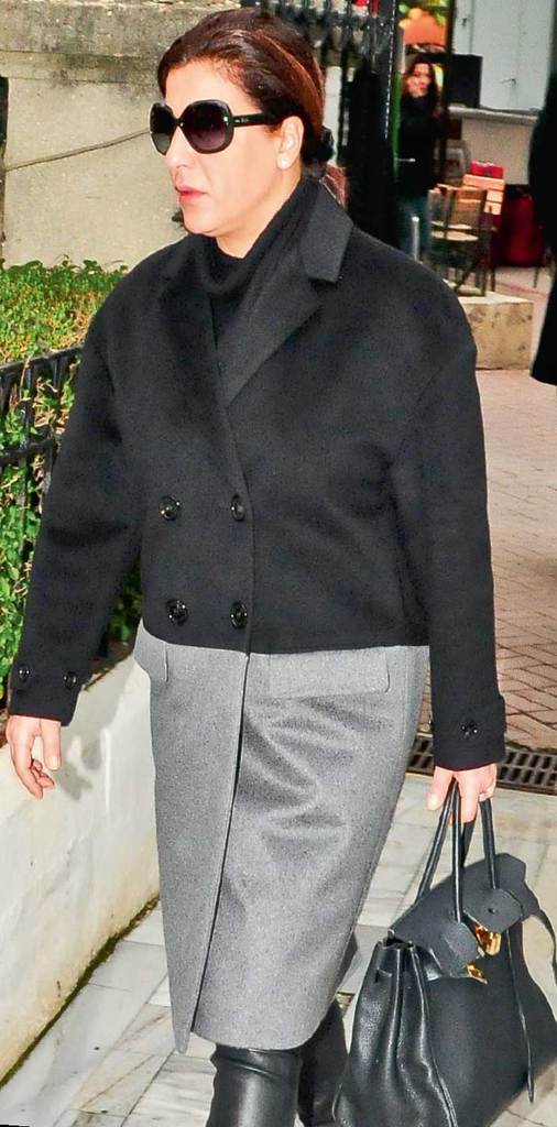 Annesini son yolculuğuna uğurladı