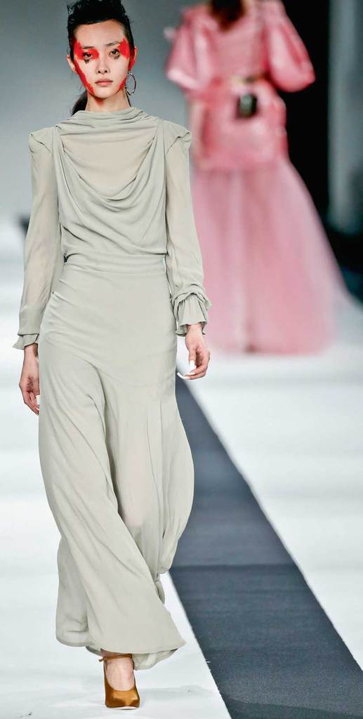 Modanın kalbi bu kez Londra'da attı