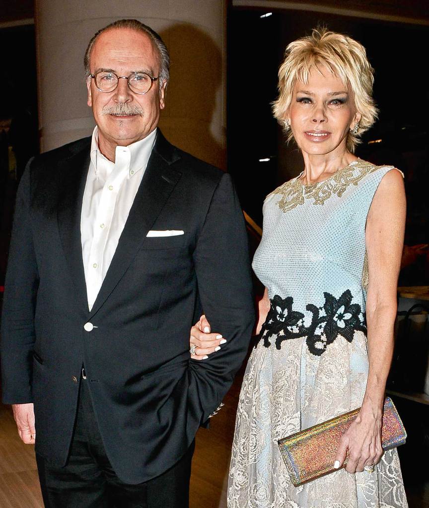 Elitler defilede bir araya geldi