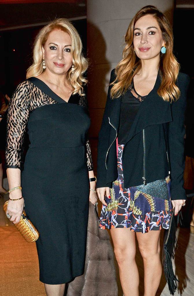 Elitler defilede bir araya geldi