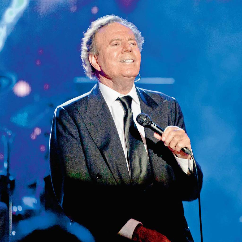 Julio Iglesias hayranlarıyla buluştu 