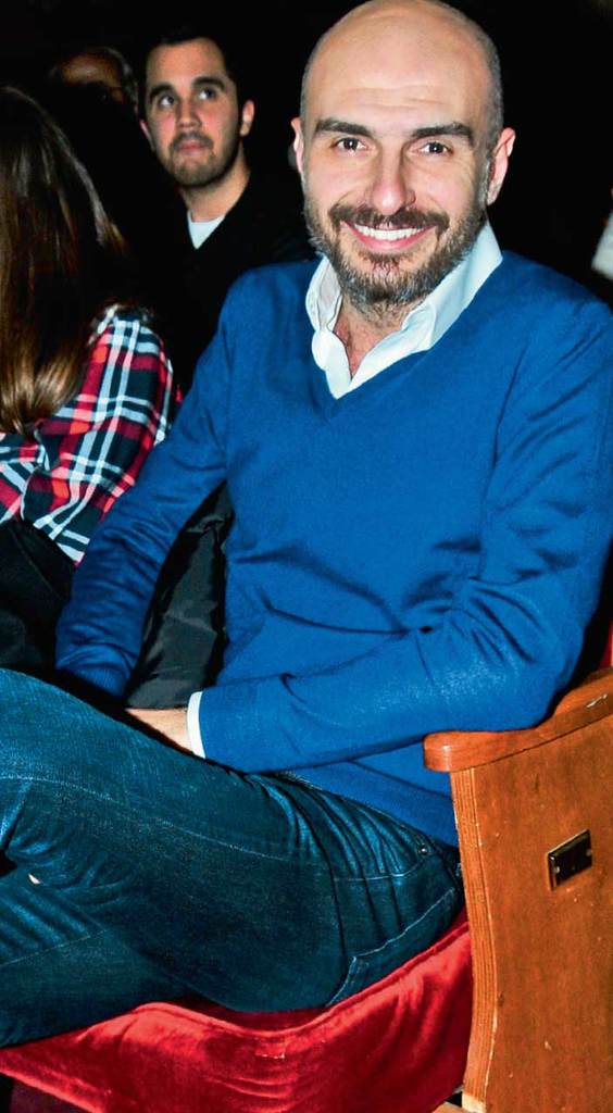  Yeni oyunları ayakta alkışlandı