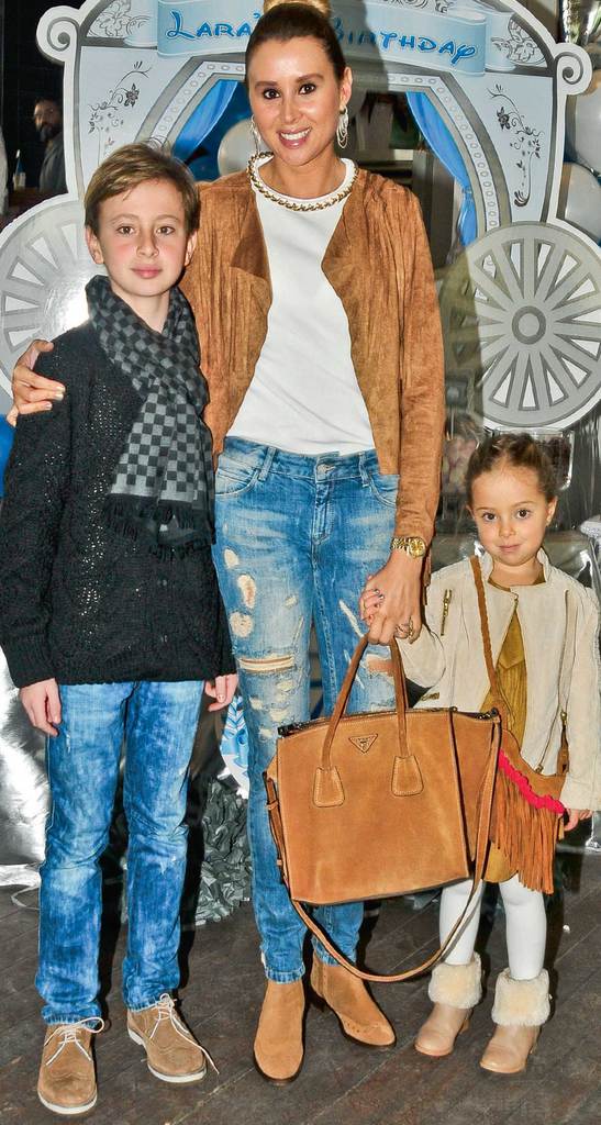 Kızı için masal gibi parti verdi