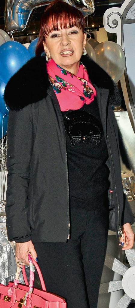 Kızı için masal gibi parti verdi