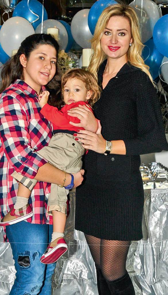 Kızı için masal gibi parti verdi