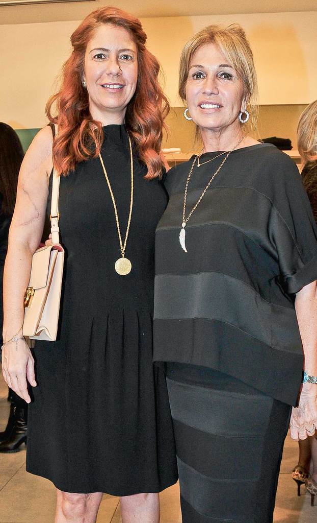 Mevsimsiz kıyafetler büyük ilgi gördü