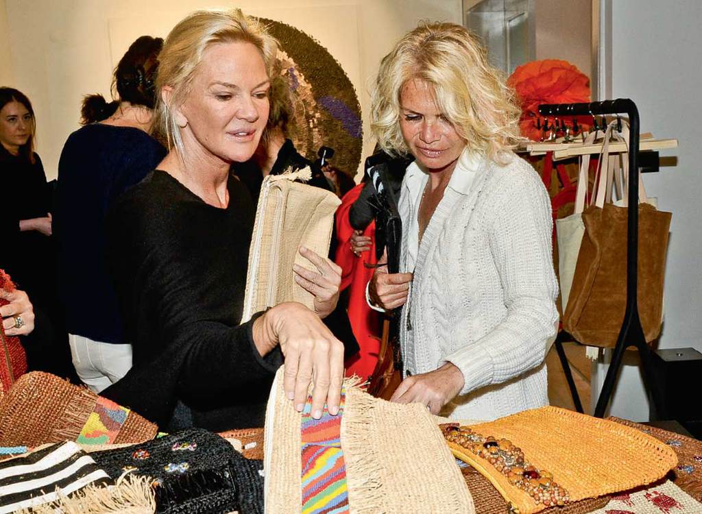 Yazlık çantalarını tanıttılar