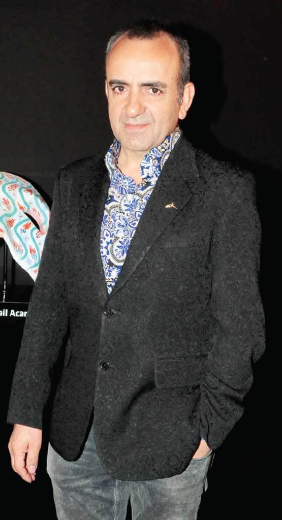 Minik kalplere 'maskeli' yardım