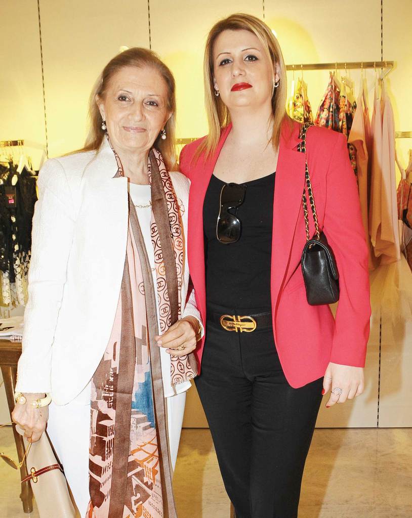 İlk koleksiyonunu tanıttı