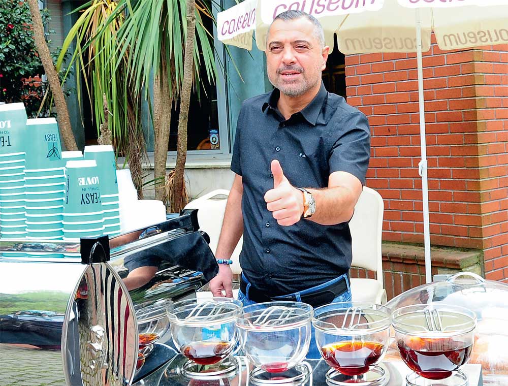 Çocukların bayramını beraber kutladılar