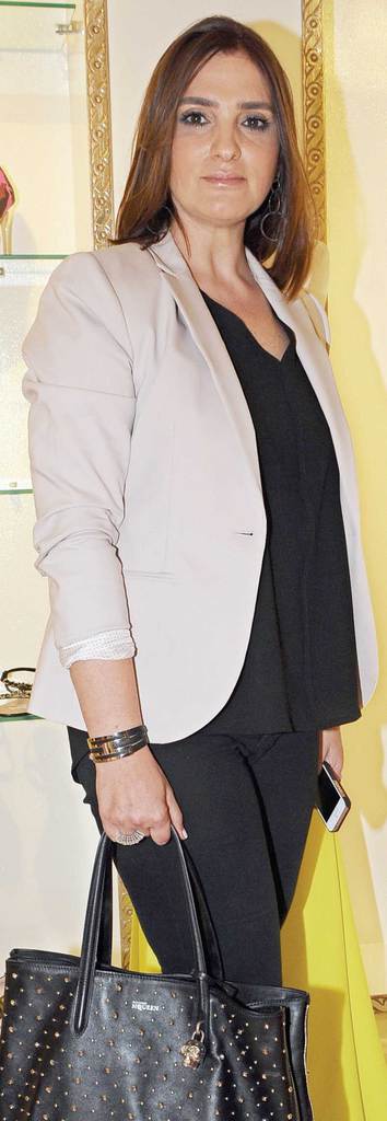 İlk koleksiyonunu tanıttı